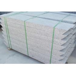 花岗岩路缘石在道路建设中的应用与翔鹏石材加工厂的优势